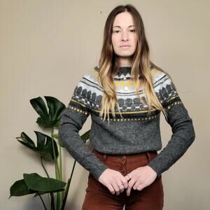 NWT Gap Gray White Circular Fair Isle Nordic Crewneck Sweater Womens XSmall